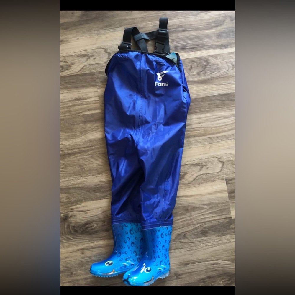 New With Tags 8 Fans Kids Lightweight Boot Foot Chest Waders Size 8/9